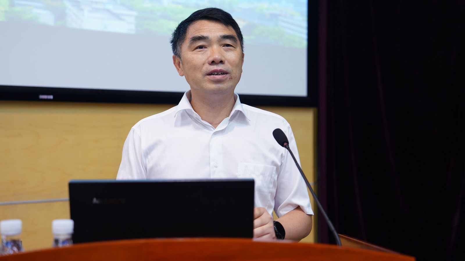 20240607-招生辦-重慶大學(xué)2024年本科招生宣傳動員暨培訓(xùn)工作會-覃顯甦 (1)_副本.jpg